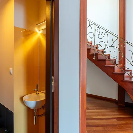 Dome View By The Main Square - By Upstairs