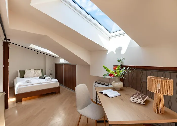 Dome View By The Main Square - By Upstairs