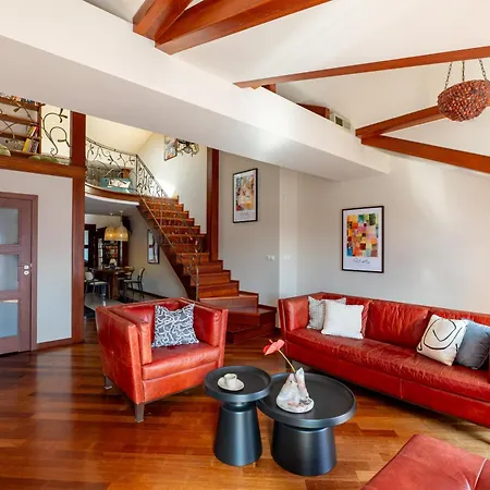 Dome View By The Main Square - By Upstairs Apartamento *