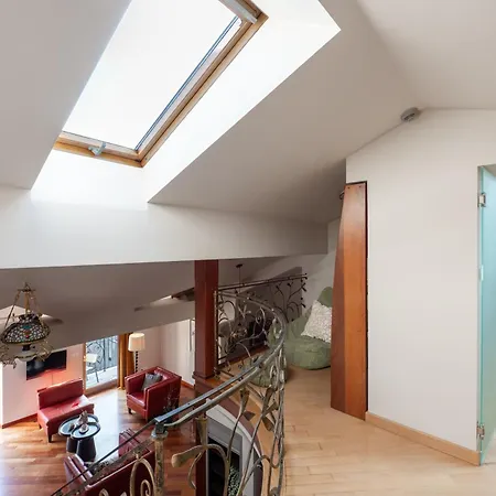 Dome View By The Main Square - By Upstairs