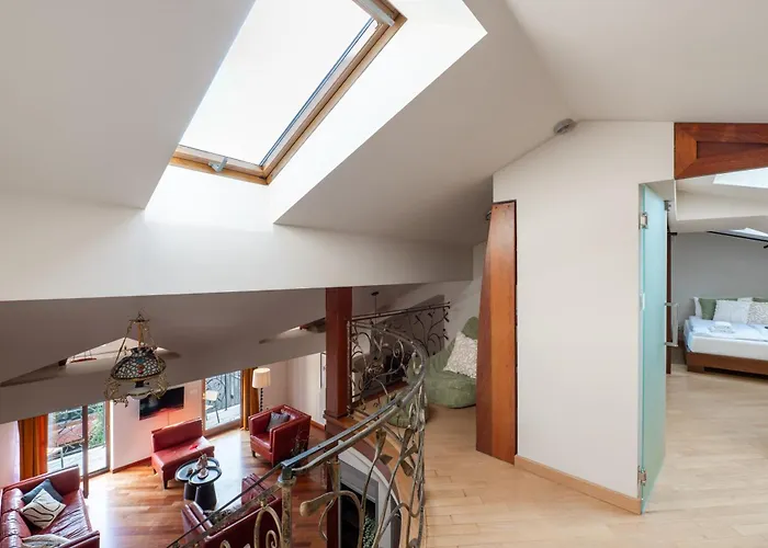 Dome View By The Main Square - By Upstairs